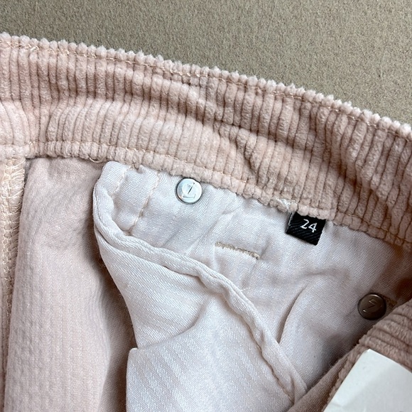 7 For All Mankind NWT Ultra High Rise Slim Kick Flare Corduroy Pants Rose - 24 - Picture 9 of 16